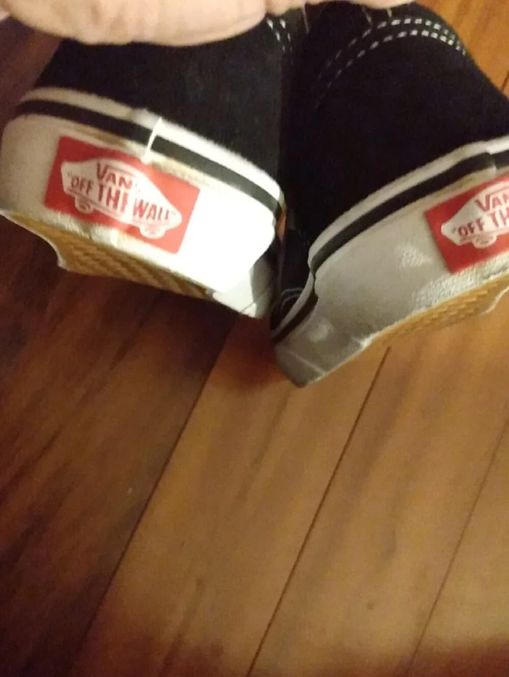 Vans Off the Wall Size 1 Boys Black & White Lace-Up Canvas Sneakers
